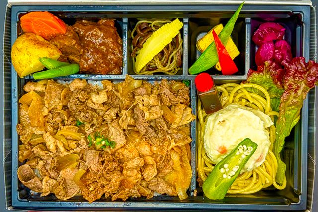 焼肉醍醐（横浜店）-醍醐のご飯がすすむ黒毛和牛＆牛カルビ焼肉と牛タンシチュー弁当【No.4】