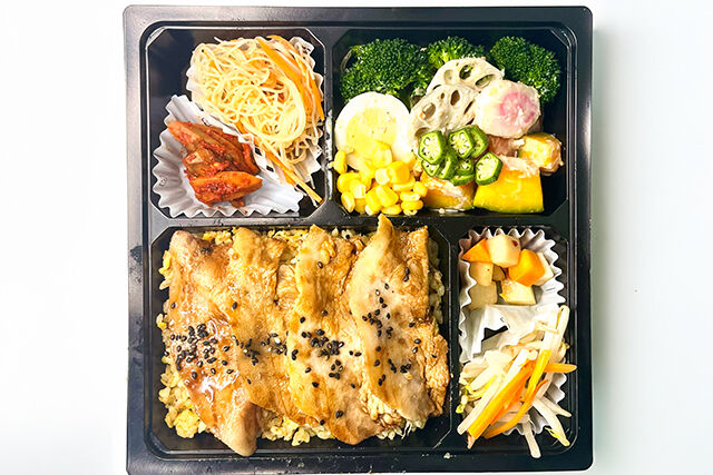 【彩り豊かで野菜豪快】豚和風ダレ焼肉／チャーハン