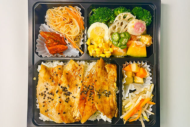 【彩り豊かで野菜豪快】牛バラ生姜焼きダレ焼肉