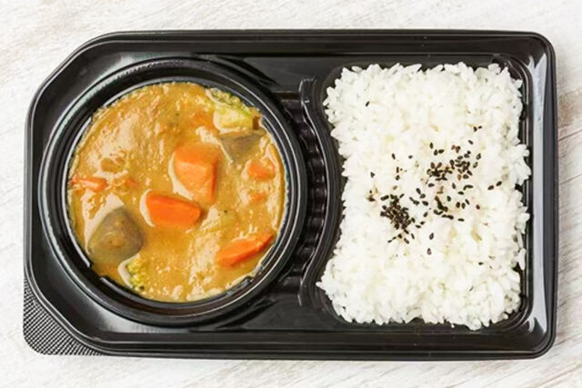 焼肉吉江薬膳食堂-大人気満足人参冬瓜カレー弁当