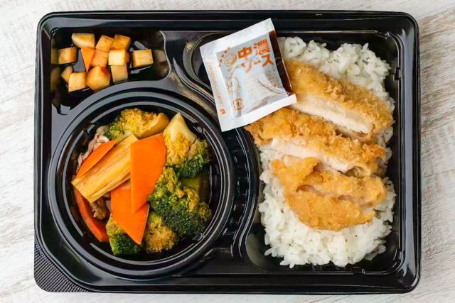 焼肉吉江薬膳食堂-大満足 中華腐竹ブロッコリー炒め＆豚トンテキカツ