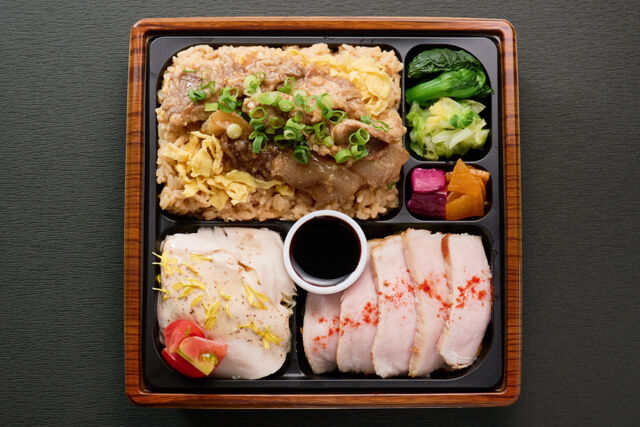 苑囿（兵庫店）-牛焼肉ビビンバとバンバンジーサラダ弁当【 肉増量】