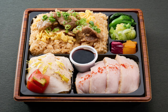 苑囿（兵庫店）-牛焼肉ビビンバとバンバンジーサラダ弁当