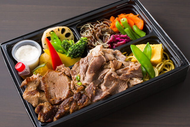厚切牛タン塩と国産牛リブロースの焼肉弁当