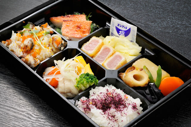 肉次郎（名古屋店）-高級鮪のレアカツと鰻散らし御膳