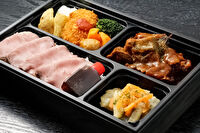 熟成ローストビーフと洋食 雫〜shizuku〜（名古屋店）-和牛すじ肉のデミグラス煮込みと和牛ローストビーフ丼