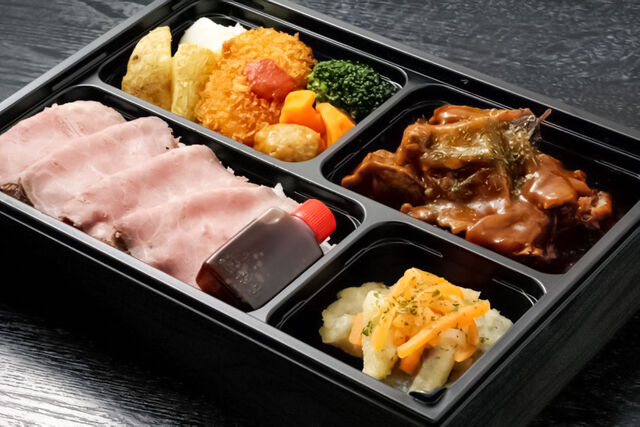 熟成ローストビーフと洋食 雫〜shizuku〜（名古屋店）-和牛すじ肉のデミグラス煮込みと和牛ローストビーフ丼