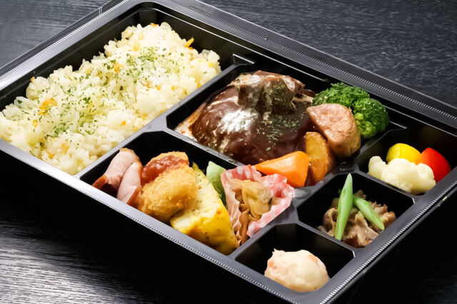 熟成ローストビーフと洋食 雫〜shizuku〜（名古屋店）-特製煮込みハンバーグ～デミグラスシチューがけ～