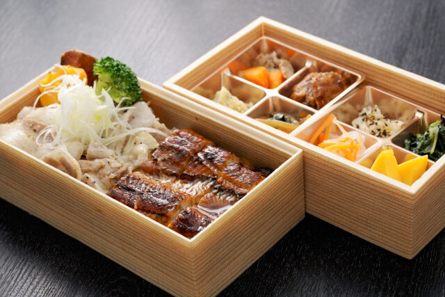 うなぎと肉 うな心（名古屋店）-鰻まぶしご飯と豚カルビ重