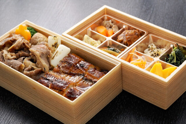 うなぎと肉 うな心（名古屋店）-鰻と牛すき焼き重