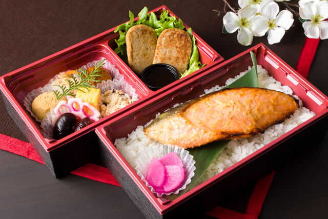 魚匠 正（まさ）（東京店）-特製銀鮭西京焼きとハンバーグの二段御膳
