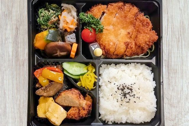 鶏屋いちごいちえ上本町-焼き鳥屋さんのチキンカツ弁当