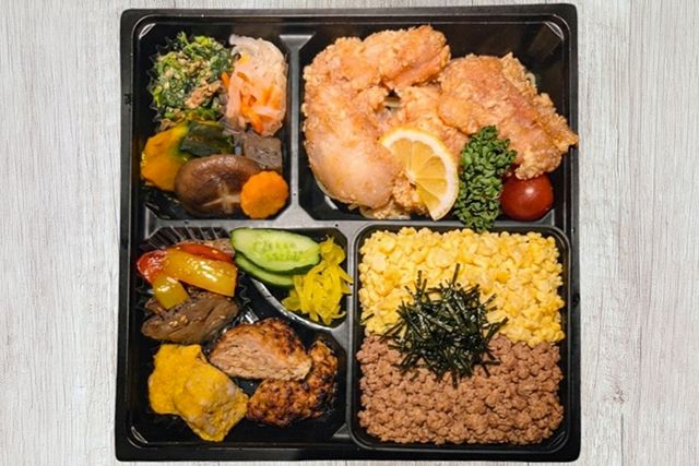 鶏屋いちごいちえ上本町-鶏の唐揚げと二色丼弁当