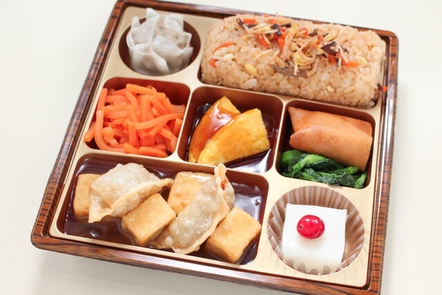 創作中華 茶荼味-【寿】揚げ餃子〜特製中華あんかけ〜［中華風まぜご飯］