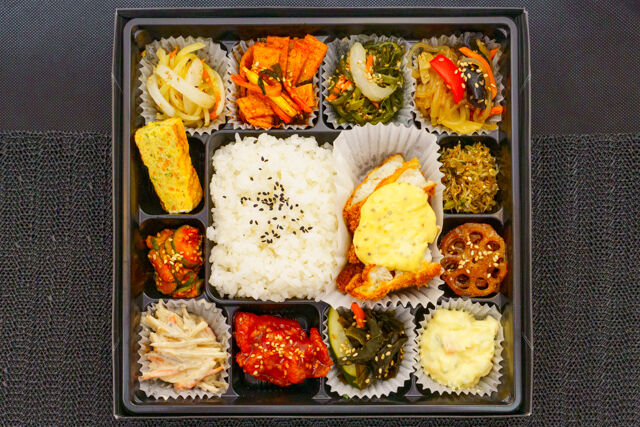 オンマの心-ハンジョンシク（韓定食）センソンカツ（韓国風白身魚フライ）弁当