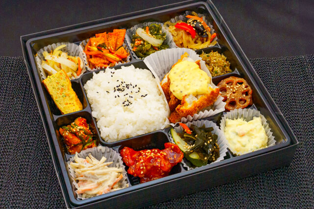 オンマの心-ハンジョンシク（韓定食）センソンカツ（韓国風白身魚フライ）弁当