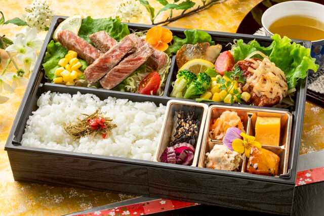 とやま弁当（滋賀店）-翔～特製牛ステーキとチーズハンバーグ～