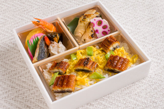 HARUの仕出し屋さん-うなぎちらしと鶏塩麹焼き弁当