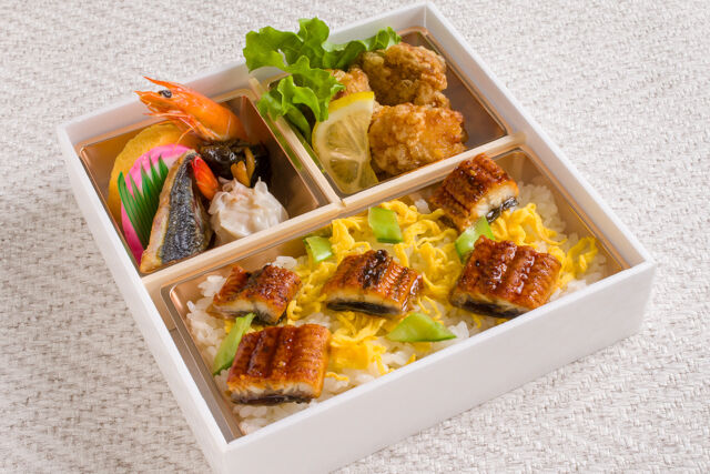 HARUの仕出し屋さん-うなぎちらしと鶏の唐揚弁当