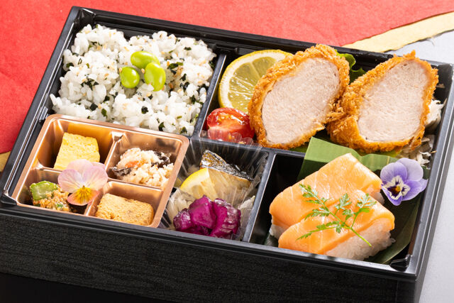 富匠（静岡店）-富山県産ます寿司弁当～特選トロます寿司と手仕込みヒレカツ～