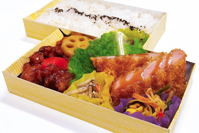 だぶるめいん-鶏と野菜の黒酢餡かけ×厚切りハムカツ弁当