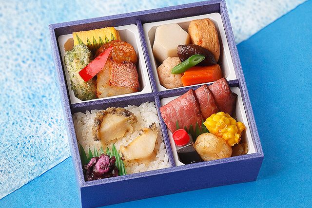 ローストビーフと鮑ごはんのお弁当