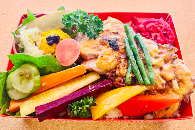 ビストロ食堂シェノリ-Misoグリルポークと季節のピラフ