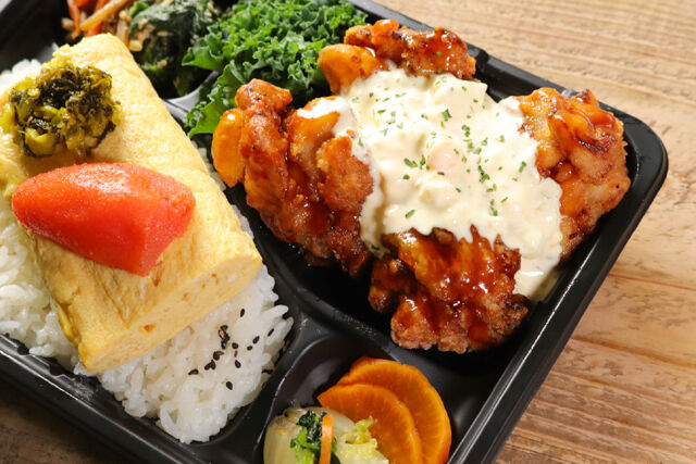 中津唐揚げ おお丘-【1日30食限定】明太だし巻き唐揚げ南蛮弁当