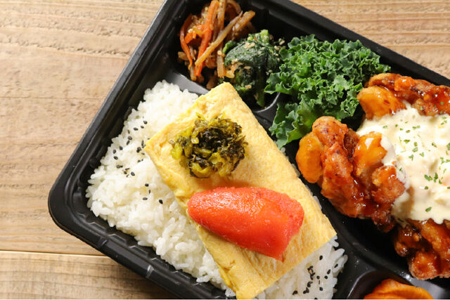 中津唐揚げ おお丘-【1日30食限定】明太だし巻き唐揚げ南蛮弁当
