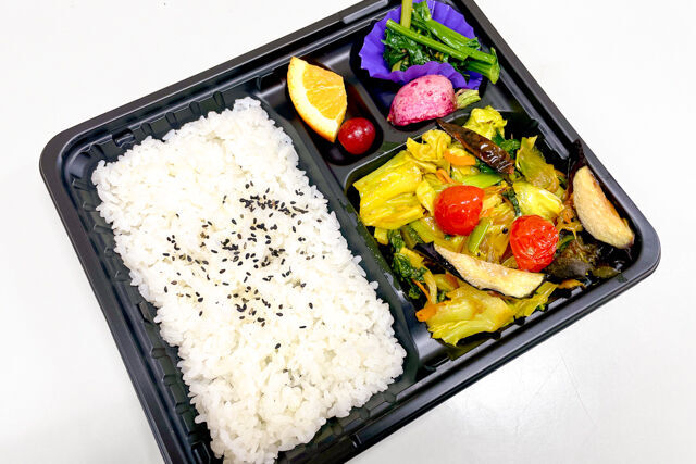 東京ハラルデリ＆カフェ（埼玉店）-【デイリー】スパイシー野菜いため弁当（ベジタリアン）