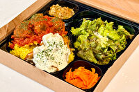 COURTSIDE-クリスピーフライドチキンとトマトミートボールの相盛りセット弁当