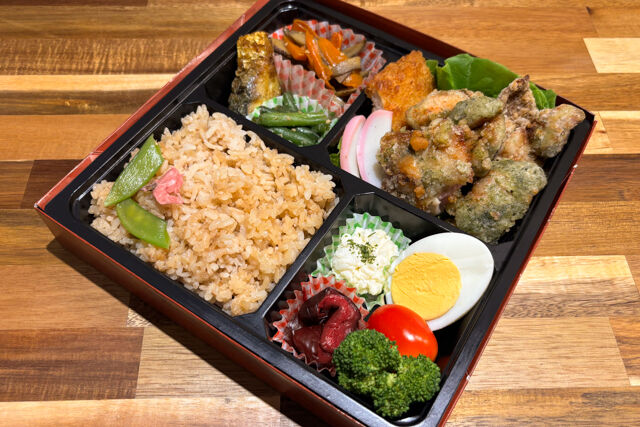 香る仕出し屋 きど元帥-海香る塩唐揚げとさくらごはん弁当 ： 上 ～jou～