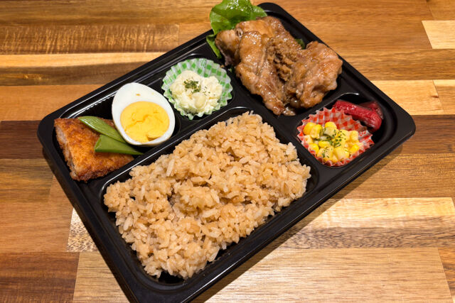 香る仕出し屋 きど元帥-盛り生姜香る豚のしょうが焼きとさくらごはん弁当：並 ～nami～