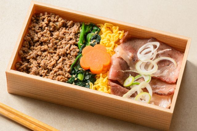 白老牛とそぼろ御膳