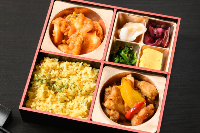 中華劉邦-エビチリと青椒肉絲の炒飯弁当