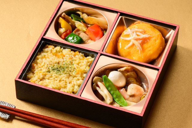 中華劉邦-八宝菜と回鍋肉の炒飯弁当