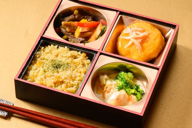 中華劉邦-エビマヨと青椒肉絲の炒飯弁当