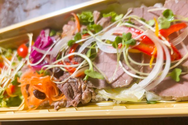 ビストロデリス-ビストロデリスの旨菜リブアイステーキ・ローストビーフ抱き合わせ重