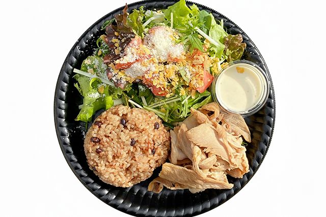 サラダイスTOKYO／サラダと酵素玄米ボックスでヘルシーに満腹を-【たっぷりサラダと肉と酵素玄米】柔らか豚しゃぶ×シーザーサラダ×酵素玄米