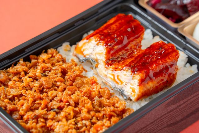 竈炊き 鰻治郎（埼玉店）-うなぎそぼろ重【吟】