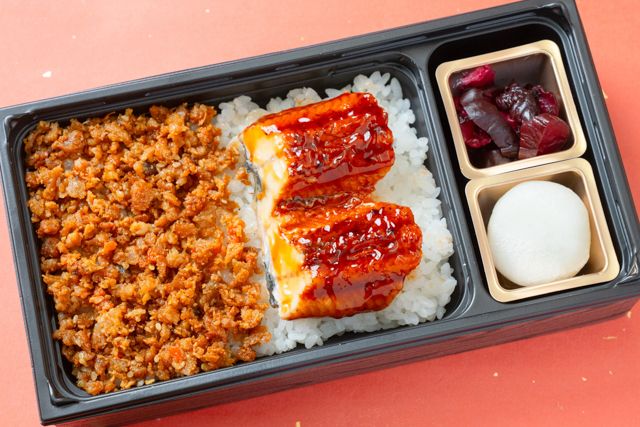 竈炊き 鰻治郎（埼玉店）-うなぎそぼろ重【吟】