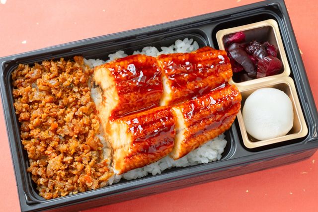 竈炊き 鰻治郎（埼玉店）-うなぎそぼろ重【雅】