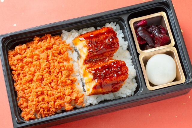 竈炊き 鰻治郎（埼玉店）-うなぎと鮭のほぐし重【吟】
