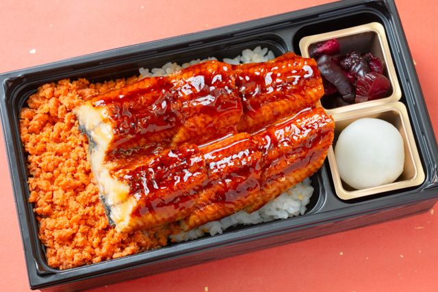 竈炊き 鰻治郎（埼玉店）-うなぎと鮭のほぐし重【匠】