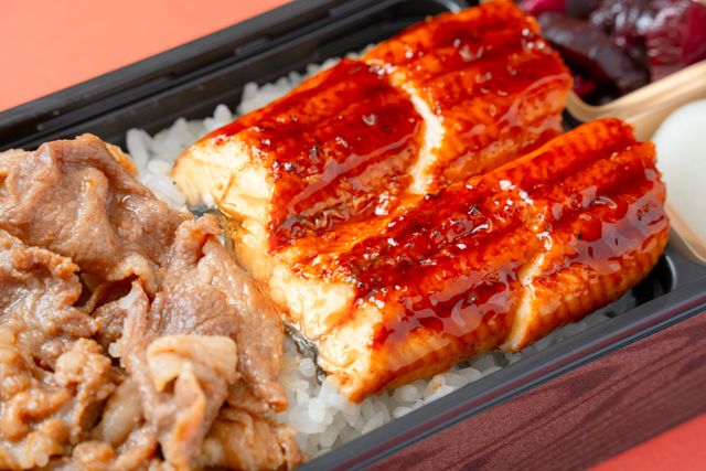 竈炊き 鰻治郎（埼玉店）-うなぎと豚すき重【雅】