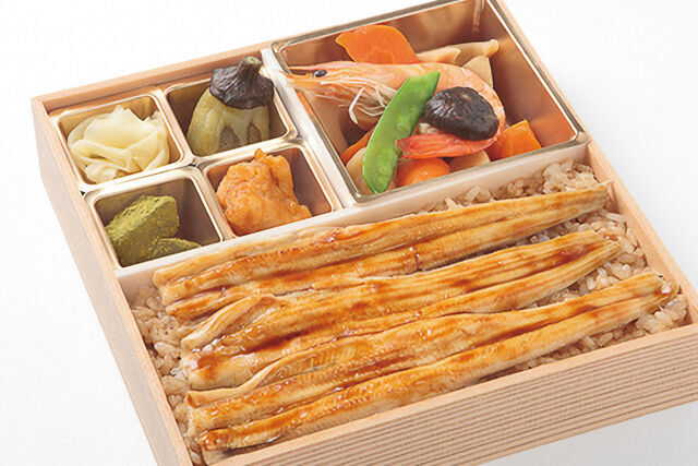 美味旬彩 清翠楼（埼玉店）-極上一本煮穴子弁当