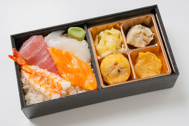 伝統江戸前赤酢寿司 築地魚蔵（千葉店）-【熨斗対応可】海鮮ちらし弁当