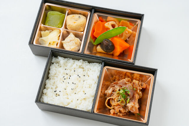 彩菜弁当 虎龍（千葉店）-和牛のすき焼き2段弁当