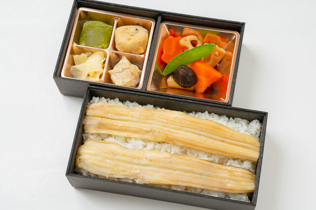 彩菜弁当 虎龍（千葉店）-広島名産【穴子めし】2段重弁当