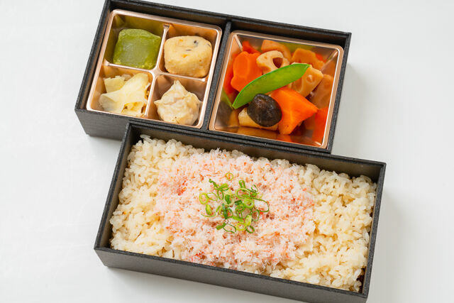 彩菜弁当 虎龍（千葉店）-北海道名産【カニ飯】2段重弁当